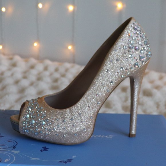 Gold Prom Pageant Homecoming Heels | 077 - Picture 10 of 12